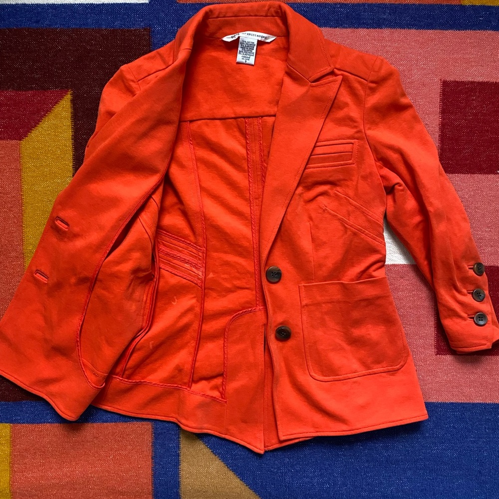 Orange Diane Von Furstenberg fitted blazer with 3/4 sleeves, size 0